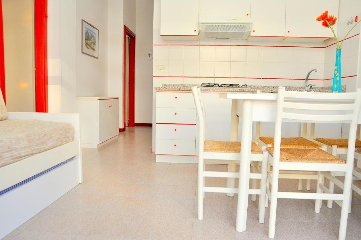 Condominio Biloba-Gemini Bibione Exteriör bild