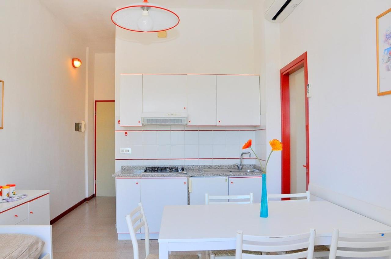 Condominio Biloba-Gemini Bibione Exteriör bild