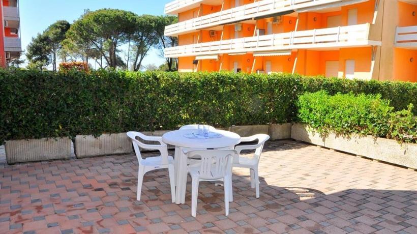 Condominio Biloba-Gemini Bibione Exteriör bild