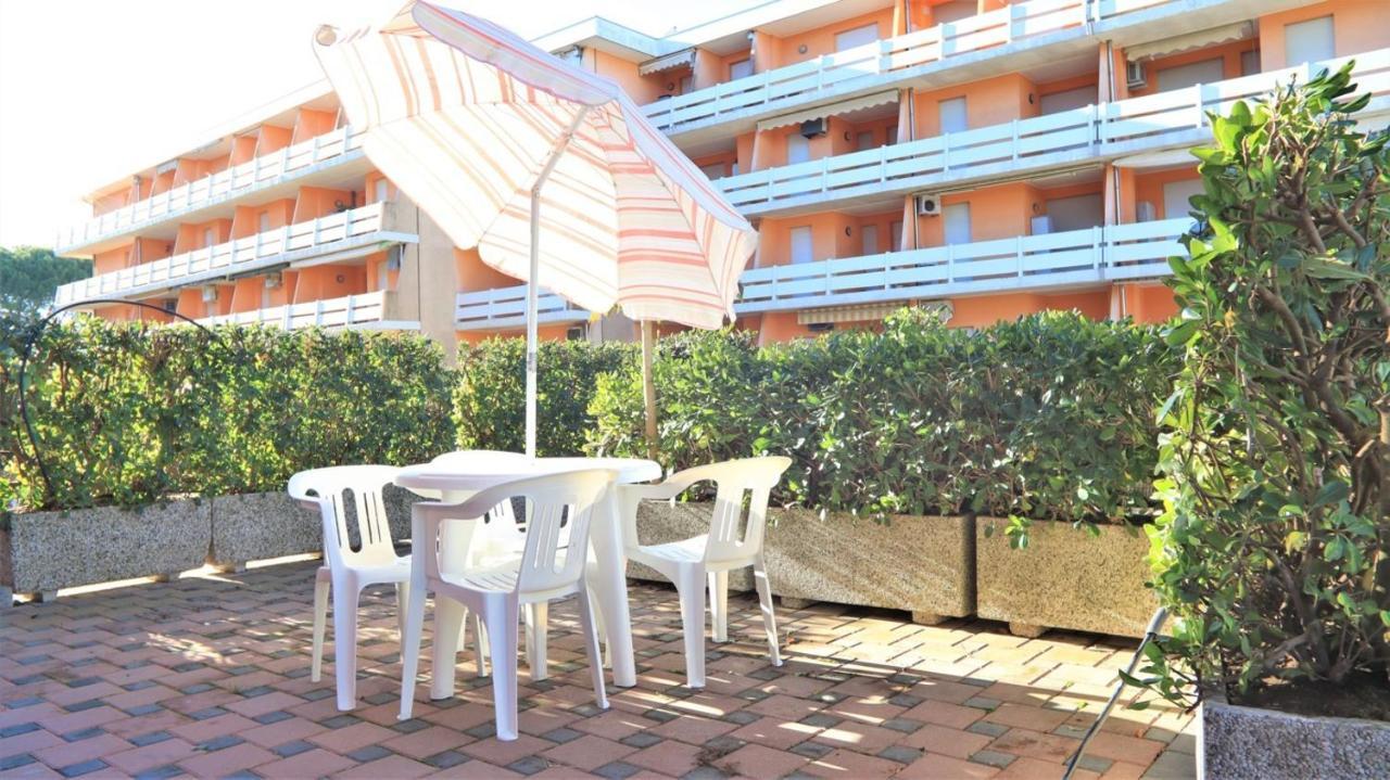 Condominio Biloba-Gemini Bibione Exteriör bild