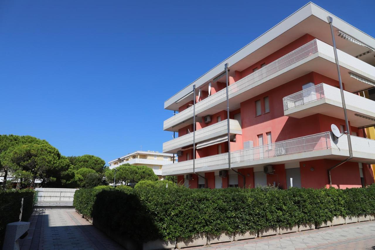 Condominio Biloba-Gemini Bibione Exteriör bild