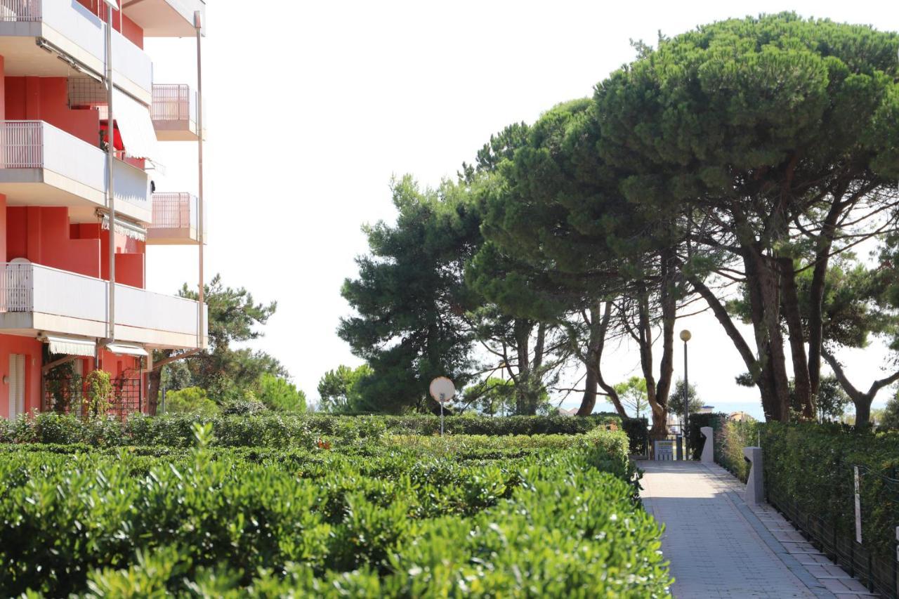 Condominio Biloba-Gemini Bibione Exteriör bild