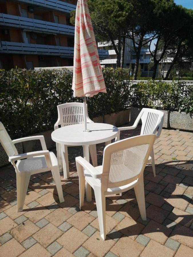 Condominio Biloba-Gemini Bibione Exteriör bild