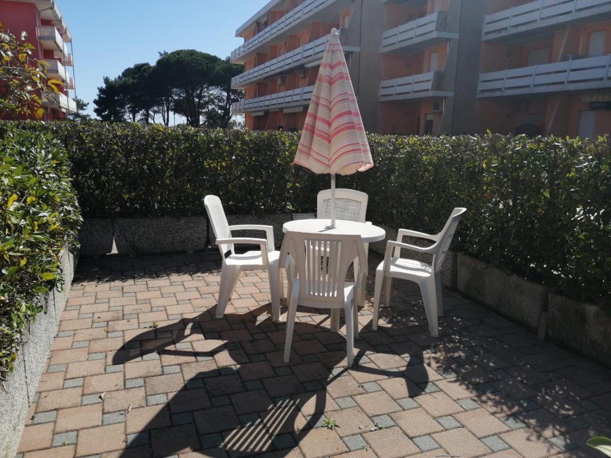 Condominio Biloba-Gemini Bibione Exteriör bild