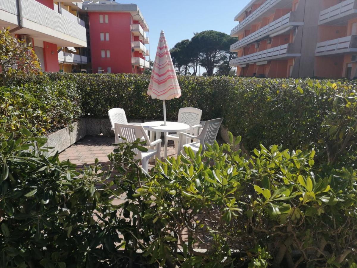 Condominio Biloba-Gemini Bibione Exteriör bild